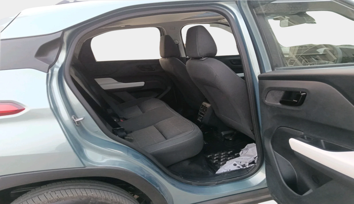 2025 Tata PUNCH ACCOMPLISHED SUNROOF MT, Petrol, Manual, 386 km, interior