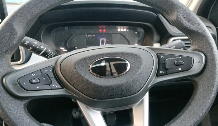 2025 Tata PUNCH ACCOMPLISHED SUNROOF MT, Petrol, Manual, 386 km, interior