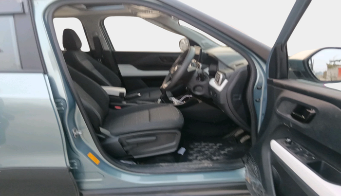 2025 Tata PUNCH ACCOMPLISHED SUNROOF MT, Petrol, Manual, 386 km, interior