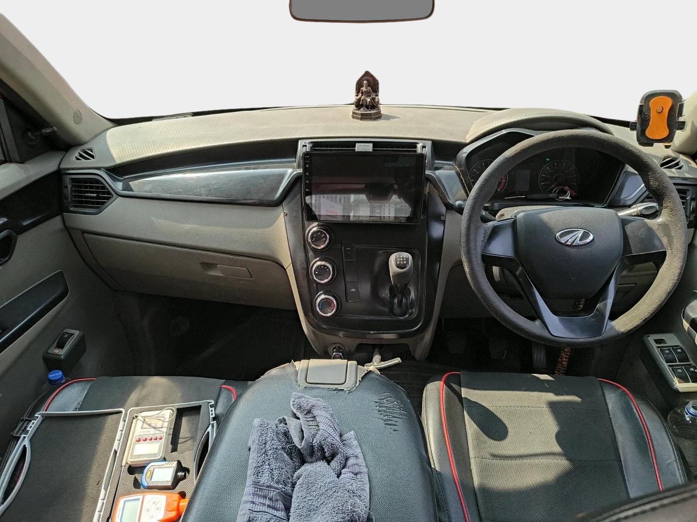 2016 Mahindra Kuv100 K2 6 STR, CNG, Manual, 1,67,619 km, interior