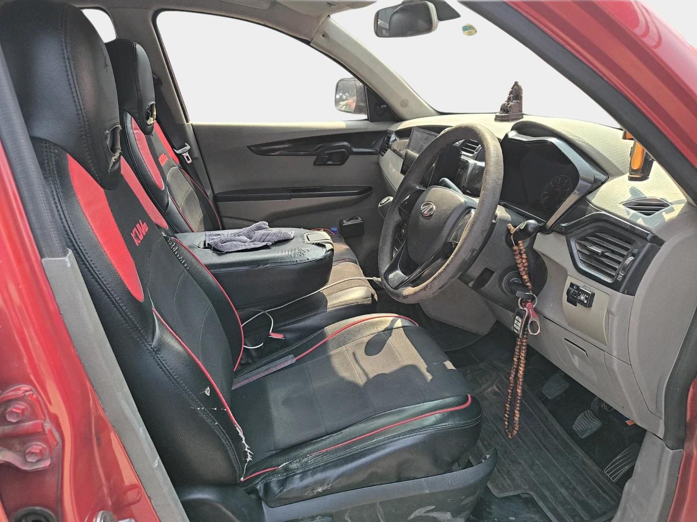 2016 Mahindra Kuv100 K2 6 STR, CNG, Manual, 1,67,619 km, interior
