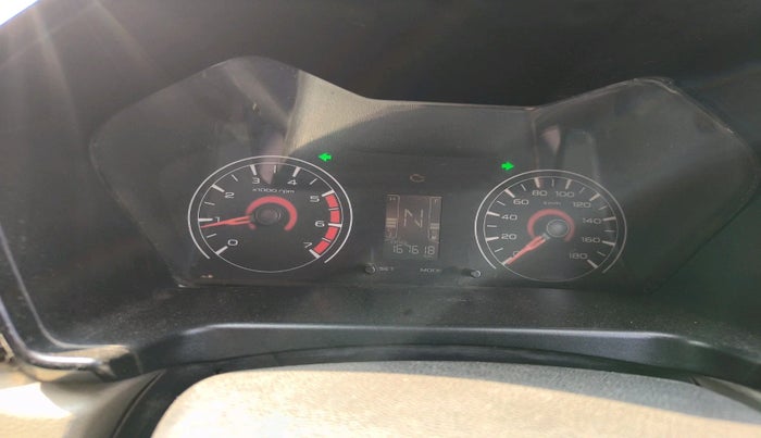 2016 Mahindra Kuv100 K2 6 STR, CNG, Manual, 1,67,619 km, interior