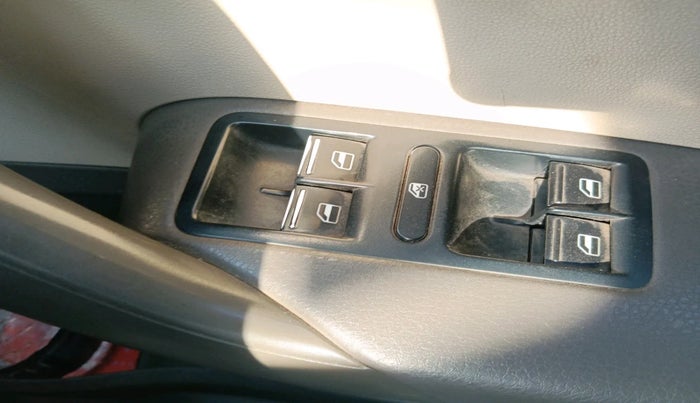 2015 Volkswagen Vento HIGHLINE 1.5 AT, Diesel, Automatic, 1,28,760 km, interior