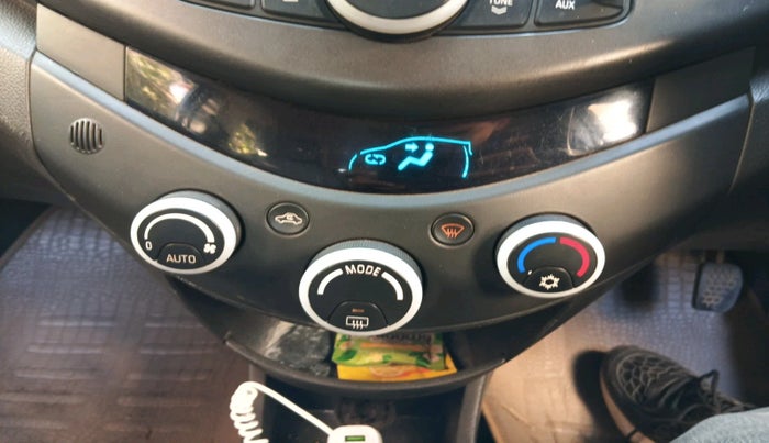 2010 Chevrolet Beat LT PETROL, Petrol, Manual, 1,22,784 km, interior