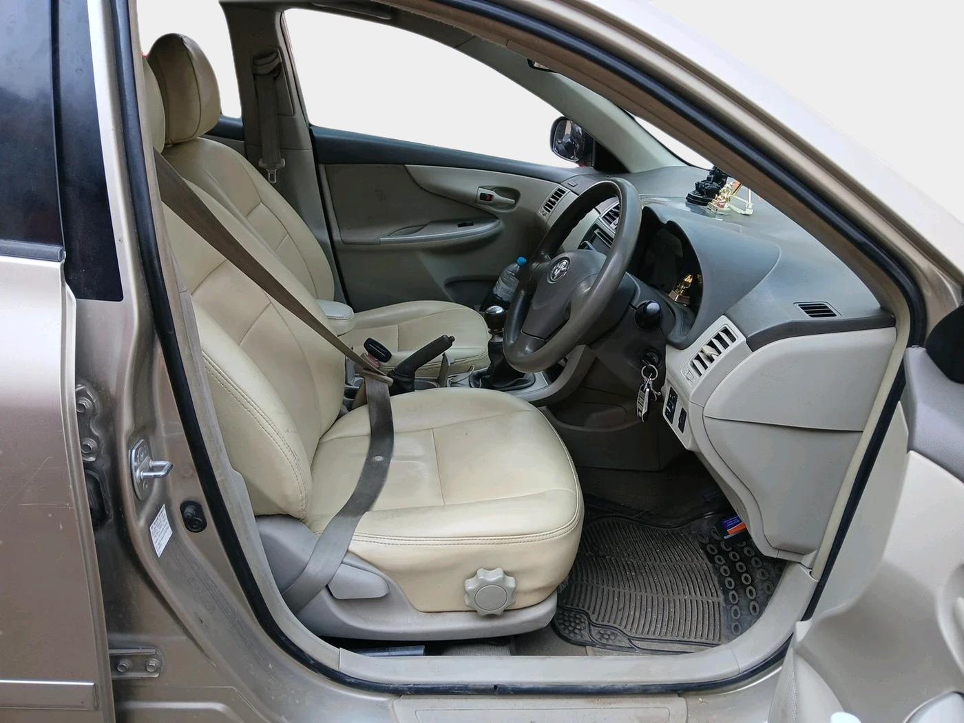 2011 Toyota Corolla Altis J DIESEL, Diesel, Manual, 1,89,165 km, interior