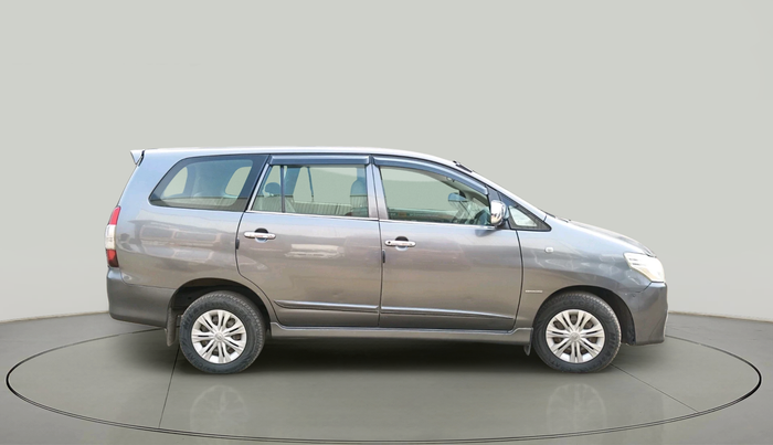 2014 Toyota Innova 2.5 GX 8 STR, Diesel, Manual, 2,03,288 km, exterior