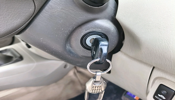 2014 Toyota Innova 2.5 GX 8 STR, Diesel, Manual, 2,03,288 km, interior