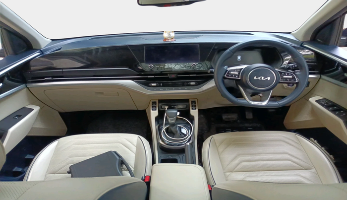 2022 KIA CARENS LUXURY PLUS 1.5 DIESEL AT 7 STR, Diesel, Automatic, 21,617 km, interior