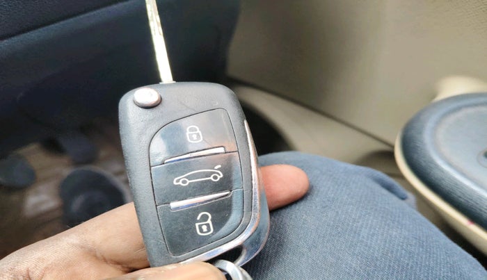 2014 Honda Amaze 1.5L I-DTEC S, Diesel, Manual, 1,09,316 km, interior