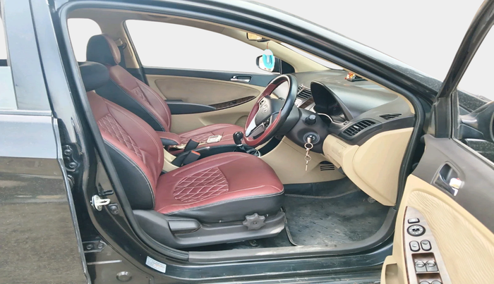 2014 Hyundai Verna FLUIDIC 1.6 VTVT SX, Petrol, Manual, 1,17,264 km, interior