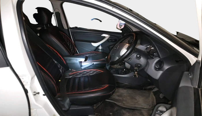 2016 Nissan Terrano XE (D), Diesel, Manual, 80,922 km, interior