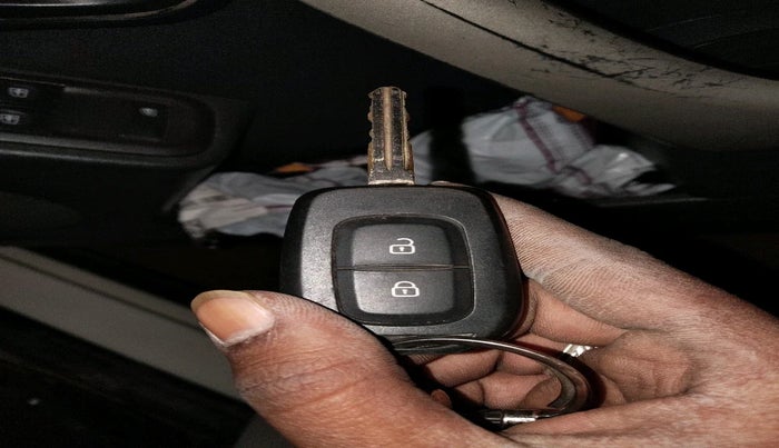 2016 Nissan Terrano XE (D), Diesel, Manual, 80,922 km, interior