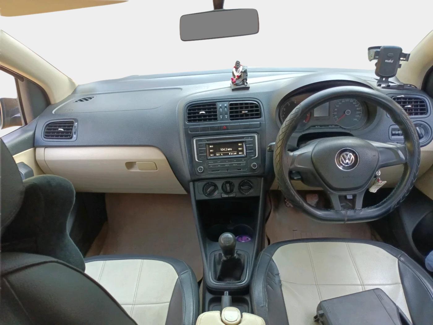2016 Volkswagen Ameo COMFORTLINE 1.2L, CNG, Manual, 1,31,425 km, interior