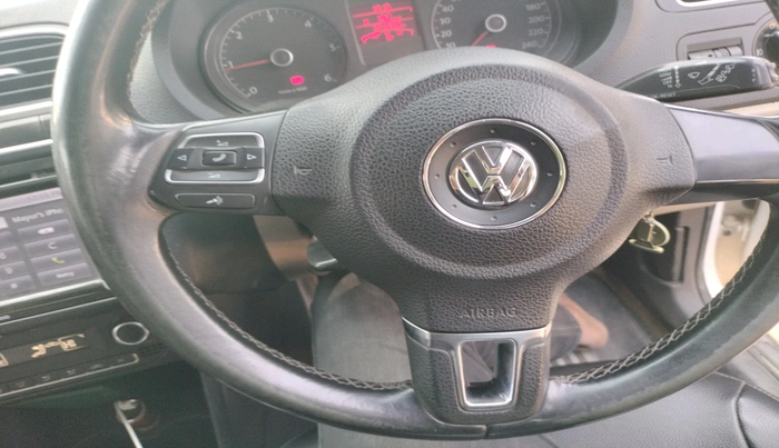 2013 Volkswagen Polo HIGHLINE DIESEL, Diesel, Manual, 1,07,538 km, interior