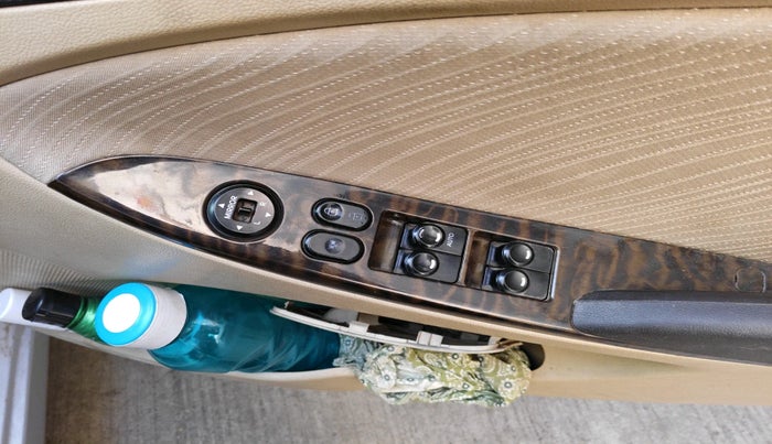 2016 Hyundai Verna 1.6 VTVT S, Petrol, Manual, 1,84,047 km, interior