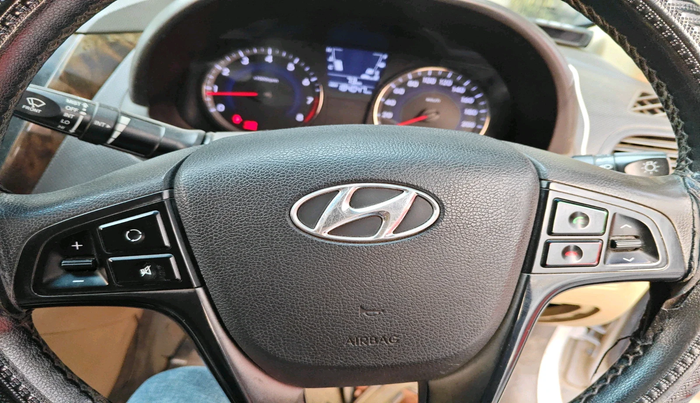 2016 Hyundai Verna 1.6 VTVT S, Petrol, Manual, 1,84,047 km, interior