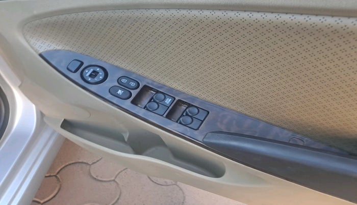 2012 Hyundai Verna FLUIDIC 1.6 VTVT SX OPT AT, Petrol, Automatic, 1,10,843 km, interior