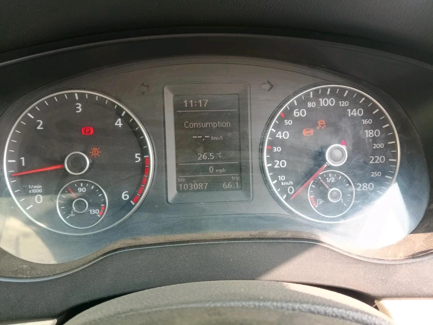 2011 Volkswagen Jetta COMFORTLINE TDI, Diesel, Manual, 1,03,087 km, interior