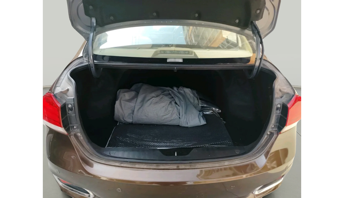 2018 Maruti Ciaz ALPHA  AT 1.5 SHVS PETROL, Petrol, Automatic, 1,36,073 km, exterior