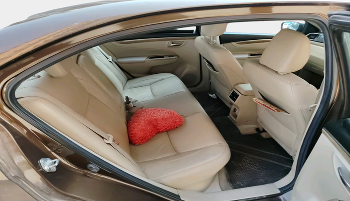 2018 Maruti Ciaz ALPHA  AT 1.5 SHVS PETROL, Petrol, Automatic, 1,36,073 km, interior