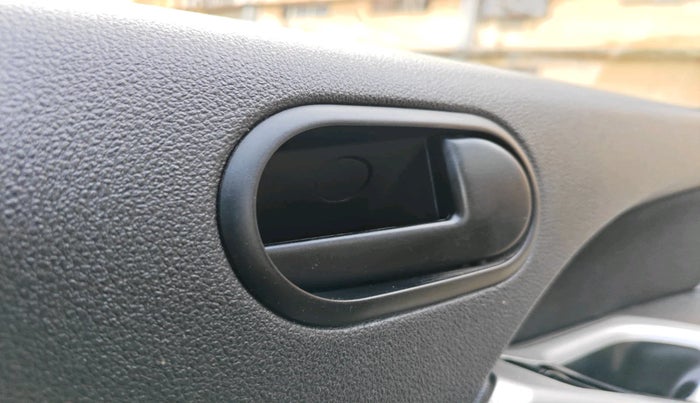 2010 Ford Figo TITANIUM 1.2 PETROL, Petrol, Manual, 1,20,484 km, interior