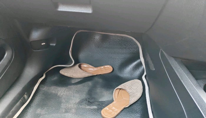 2010 Ford Figo TITANIUM 1.2 PETROL, Petrol, Manual, 1,20,484 km, interior