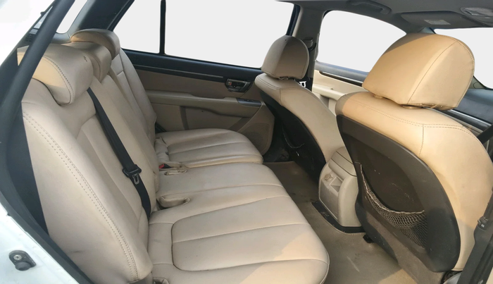 2011 Hyundai Santa Fe 2 WD, Diesel, Manual, 1,42,004 km, interior