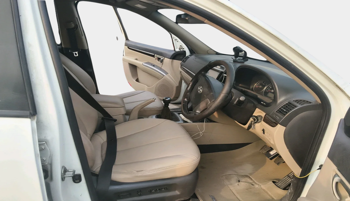 2011 Hyundai Santa Fe 2 WD, Diesel, Manual, 1,42,004 km, interior