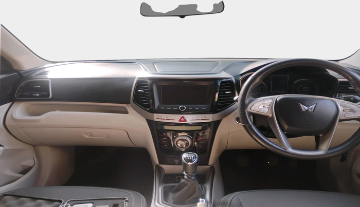 2023 Mahindra XUV300 W8 1.5 DIESEL, Diesel, Manual, 37,219 km, interior