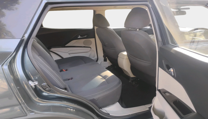 2023 Mahindra XUV300 W8 1.5 DIESEL, Diesel, Manual, 37,219 km, interior