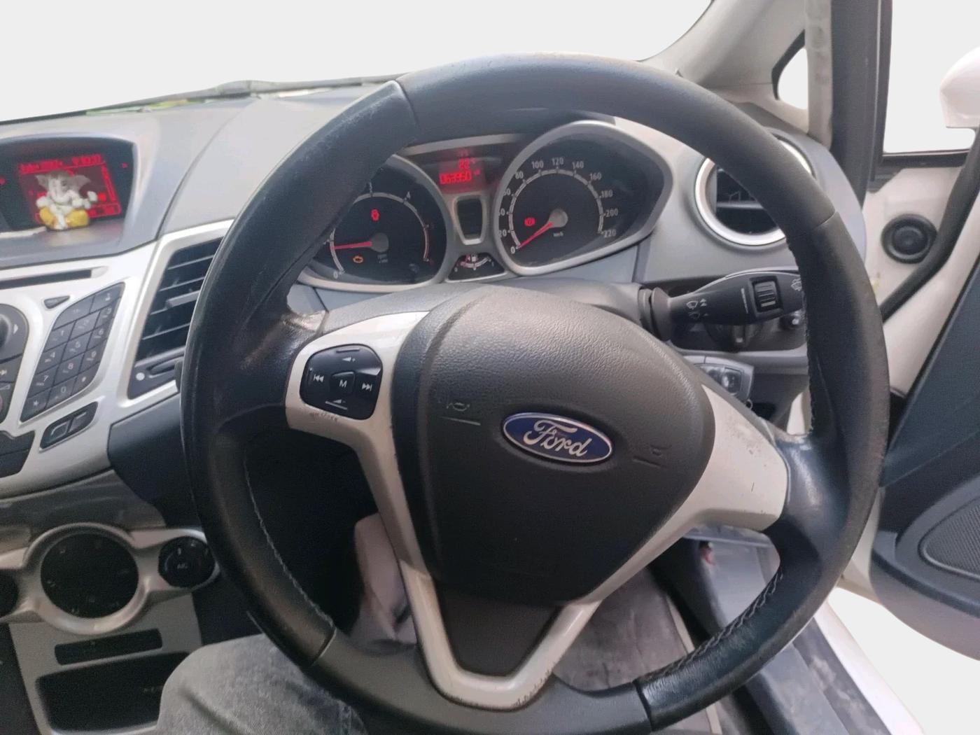 2011 Ford Fiesta TITANIUM DIESEL, Diesel, Manual, 63,950 km, interior