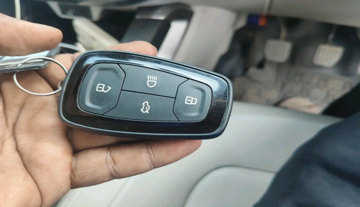 2023 Tata Safari XZ PLUS, Diesel, Manual, 20,468 km, interior