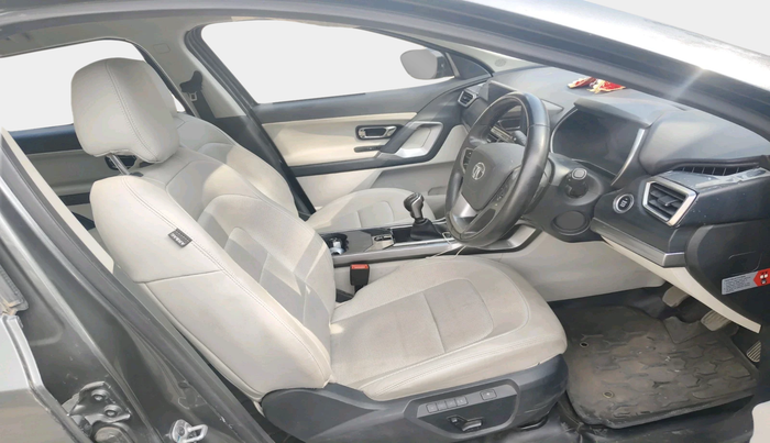 2023 Tata Safari XZ PLUS, Diesel, Manual, 20,468 km, interior