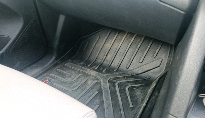 2022 Mahindra XUV700 AX 7 LUXURY D AT 7 STR, Diesel, Automatic, 82,535 km, interior