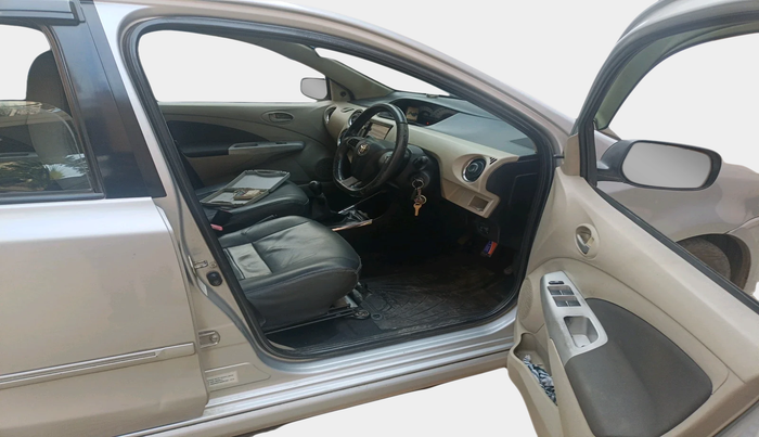 2013 Toyota Etios VX, Petrol, Manual, 94,575 km, interior