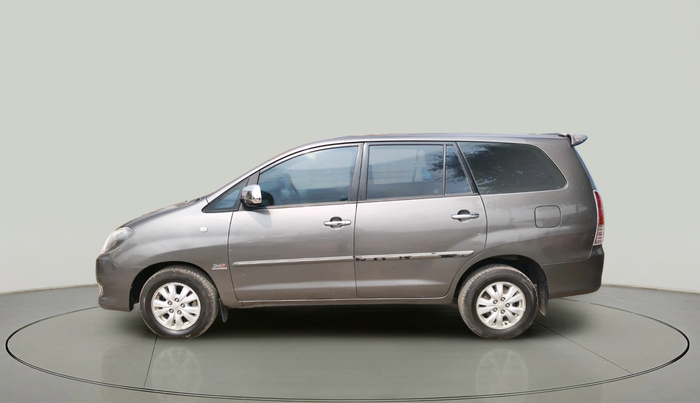 2011 Toyota Innova V 2.5 8 STR, Diesel, Manual, 2,27,451 km, exterior