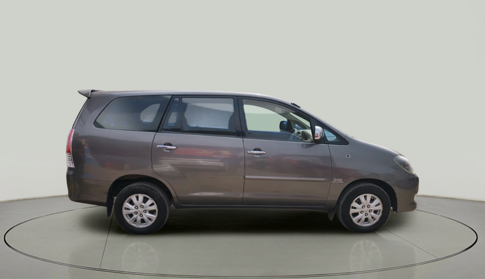 2011 Toyota Innova V 2.5 8 STR, Diesel, Manual, 2,27,451 km, exterior