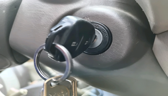 2011 Toyota Innova V 2.5 8 STR, Diesel, Manual, 2,27,451 km, interior