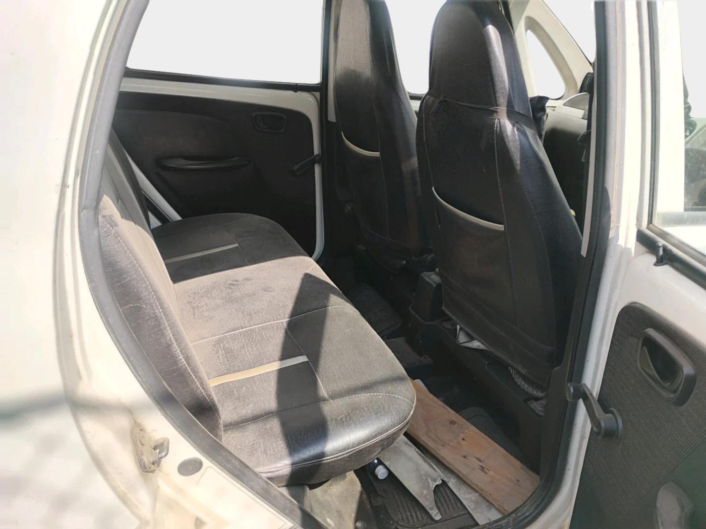 2014 Tata Nano EMAX XM CNG, CNG, Manual, 83,291 km, interior