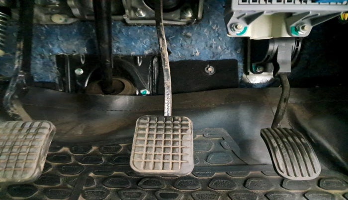 2017 Tata Hexa XE 4X2 7 STR, Diesel, Manual, 42,099 km, interior