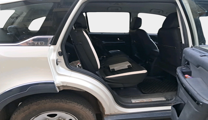 2017 Tata Hexa XE 4X2 7 STR, Diesel, Manual, 42,099 km, interior