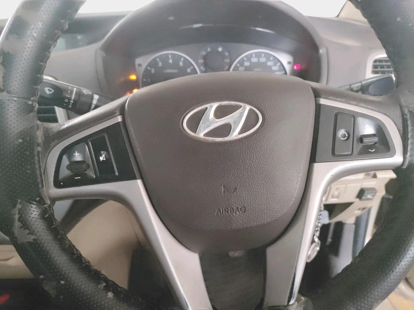 2011 Hyundai i20 SPORTZ 1.2, CNG, Manual, 1,55,474 km, interior