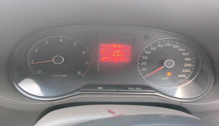 2011 Volkswagen Vento HIGHLINE 1.6 MPI, Petrol, Manual, 1,18,360 km, interior