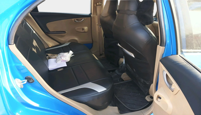 2013 Honda Brio V MT, Petrol, Manual, 1,04,827 km, interior