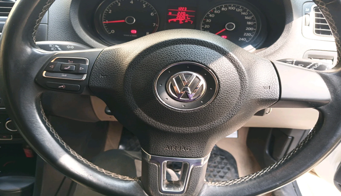 2013 Volkswagen Polo HIGHLINE1.2L, Petrol, Manual, 20,261 km, interior