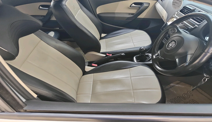 2013 Volkswagen Polo HIGHLINE1.2L, Petrol, Manual, 64,462 km, interior