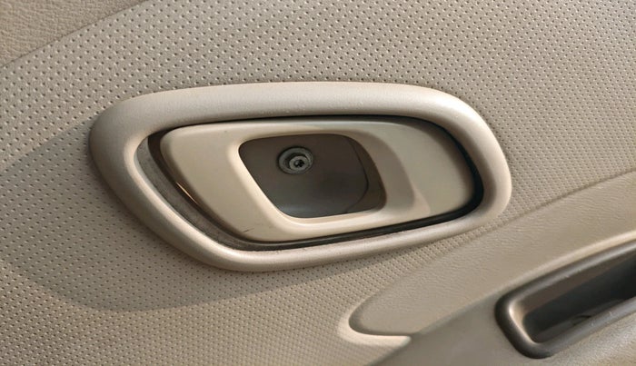 2016 Datsun Go T (O), Petrol, Manual, 86,509 km, interior