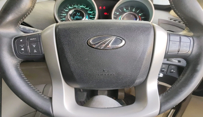 2015 Mahindra XUV500 W8, Diesel, Manual, 89,920 km, interior