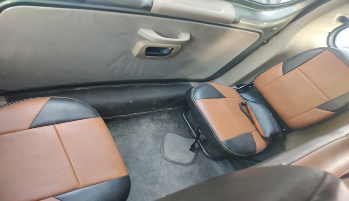 2023 Mahindra BOLERO NEO N 4, Diesel, Manual, 20,843 km, interior