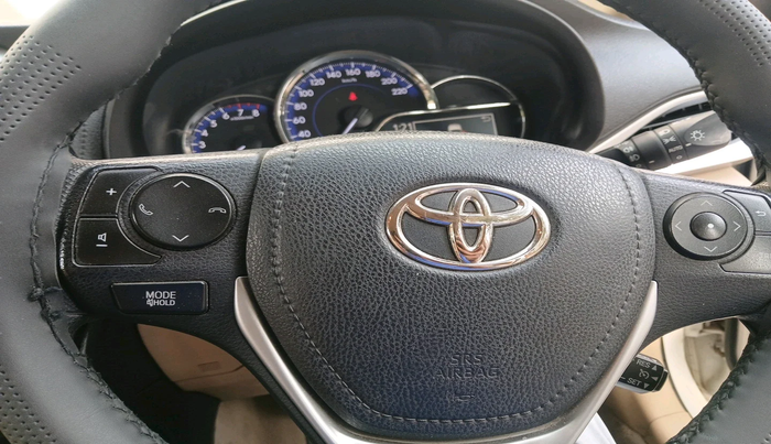 2018 Toyota YARIS V CVT, Petrol, Automatic, 73,911 km, interior